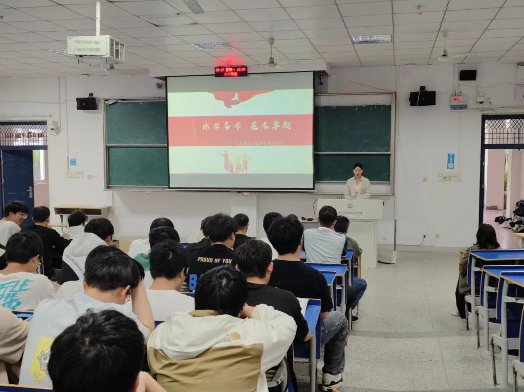 王雯.jpg