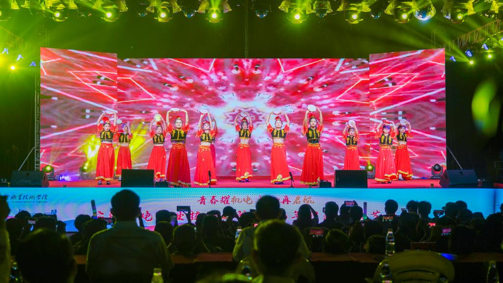 7石榴花开.jpg
